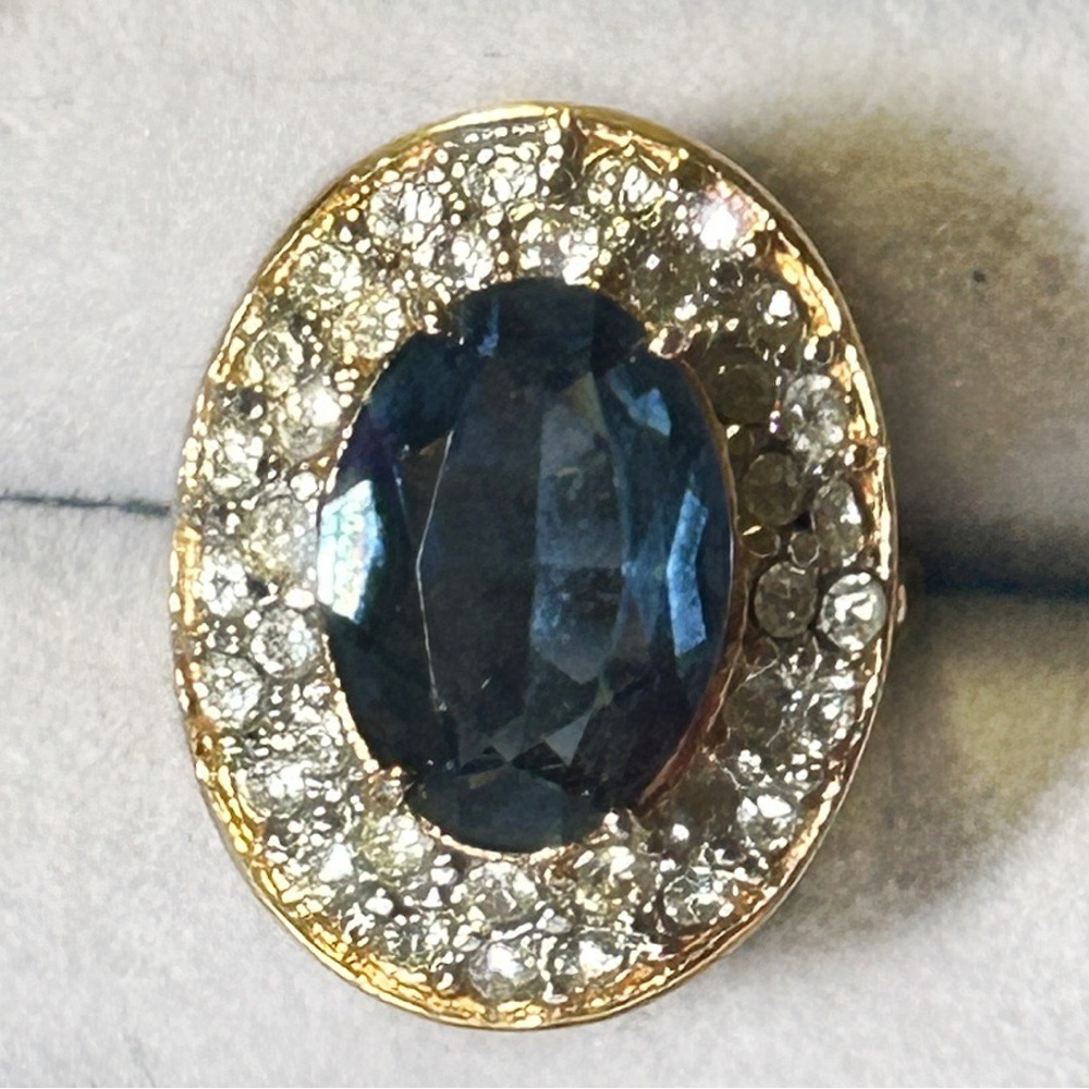 Aurora 18 KT GF Dark Blue Faux Topaz Size 6
Ladies Ring Large Faux Gemst… - Picture 4 of 4